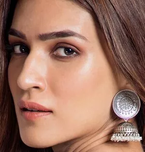 Kriti Sanon / kritisanon nude photo #0146