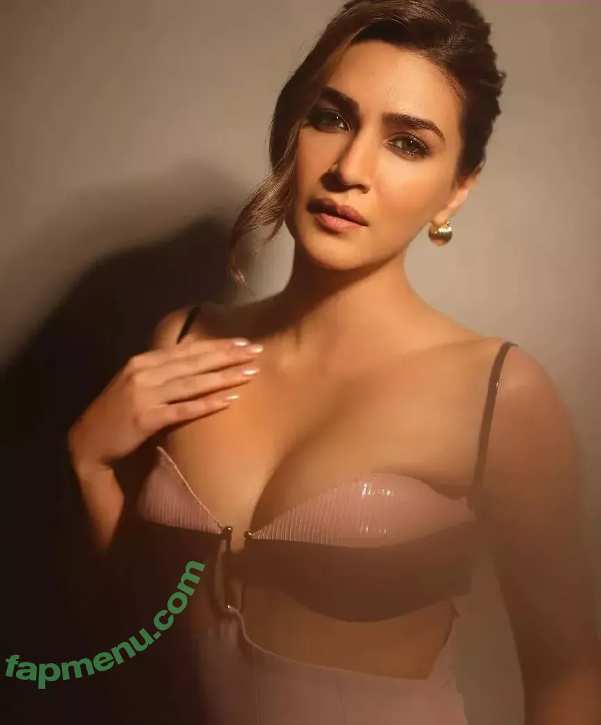 Kriti Sanon nude photo #0129 (kritisanon)