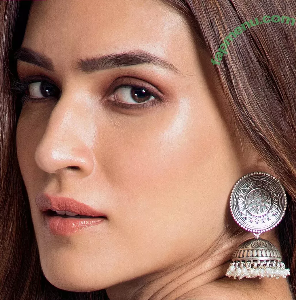 Kriti Sanon nude photo #0146 (kritisanon)