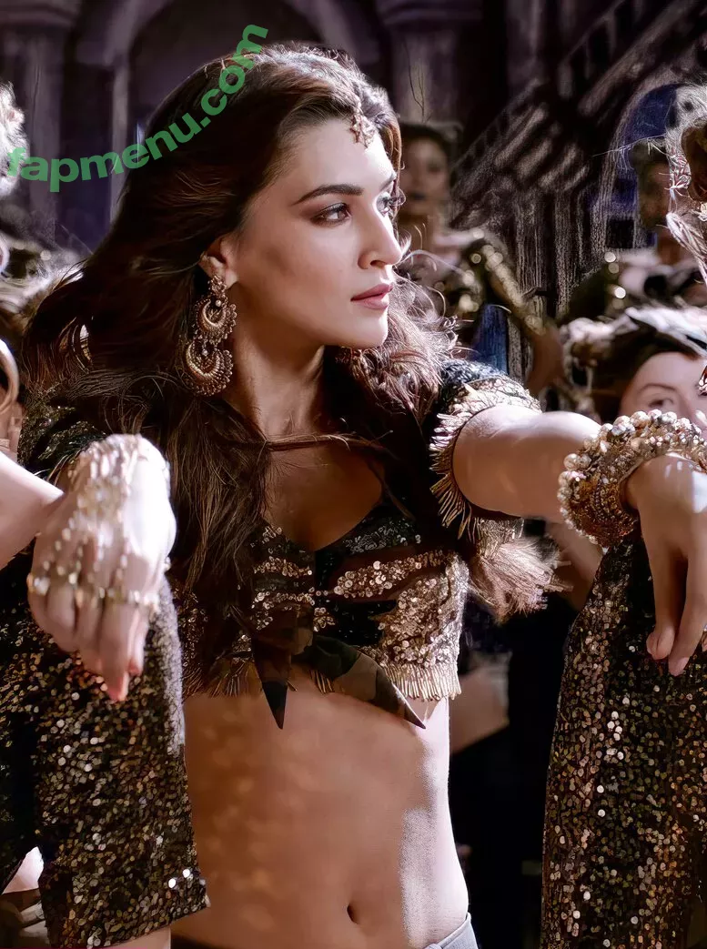 Kriti Sanon nude photo #0148 (kritisanon)