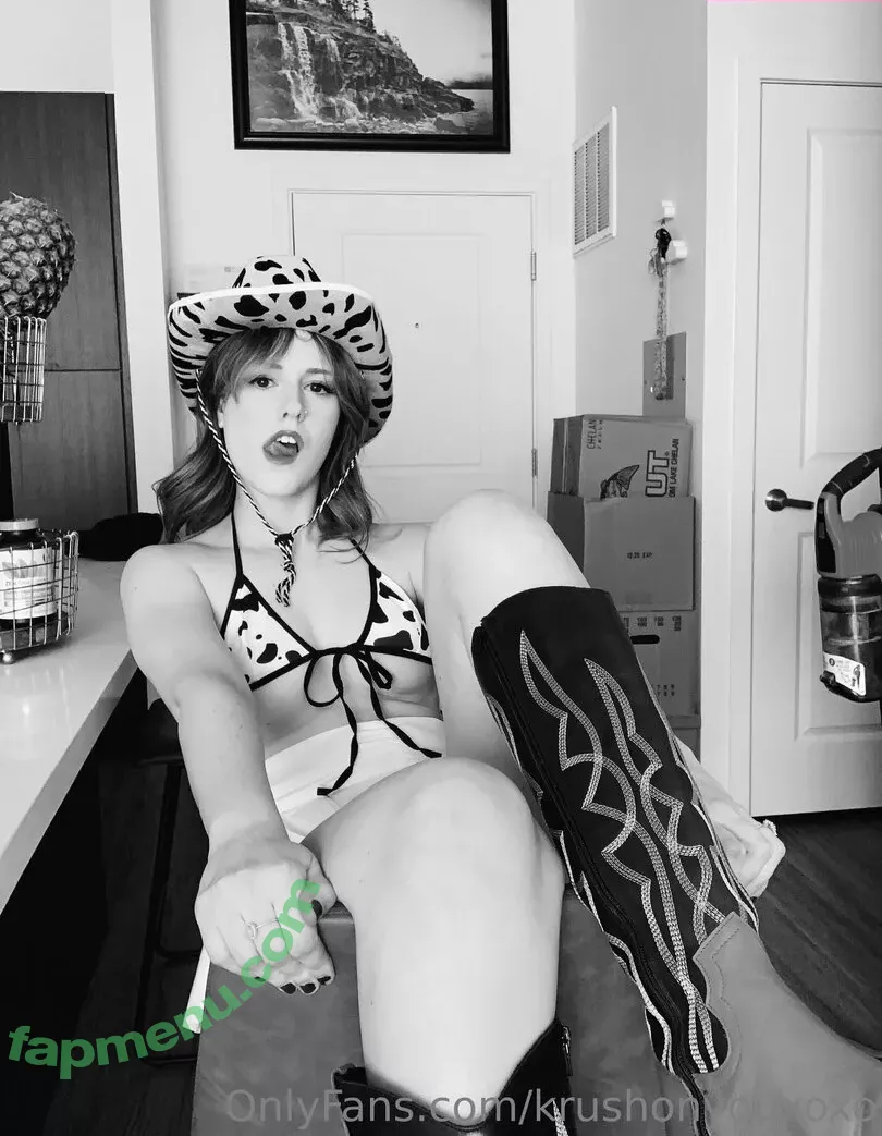 krushonyouxoxo nude photo #0027 (krushonyouxoxo)