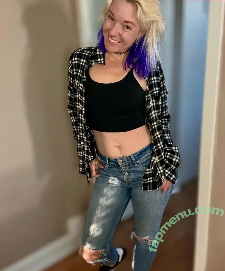 Kryssywakeup nude photo #0011 (Bluebunnibooty / bluebunniebooty)