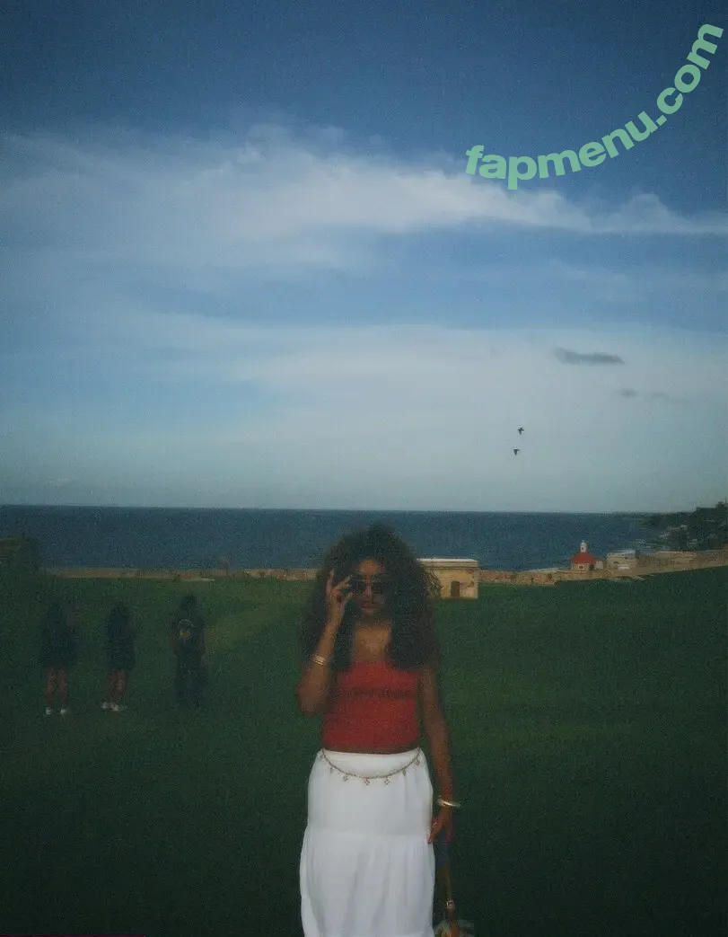 krystalogy nude photo #0219 (krys_talwithakay / krystalogytv)