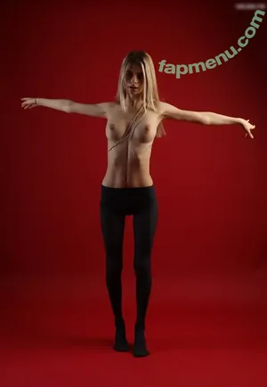 Ksenia K. / kkseniarrr / xeniablondi nude photo #0001