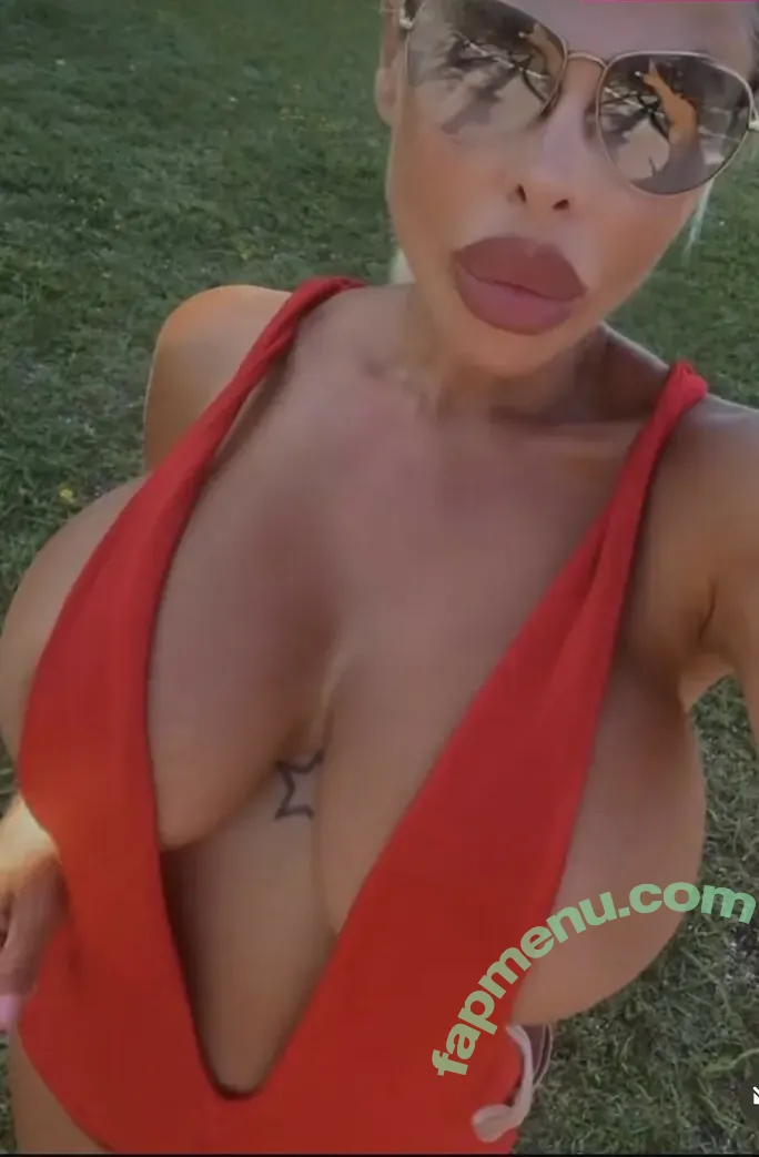 Kseniya Topachecskaya nude photo #0003 (topchaiakseniia)