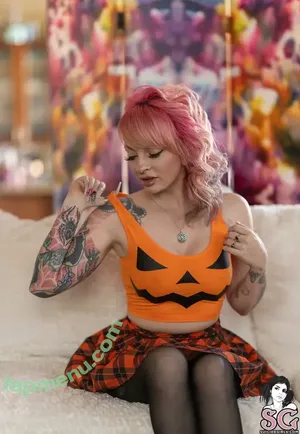 Ktstrange nude photo #0002
