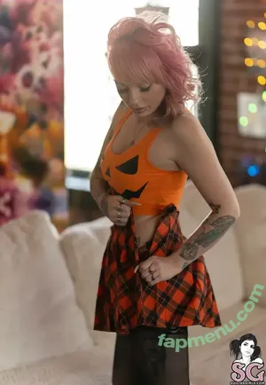 Ktstrange nude photo #0004