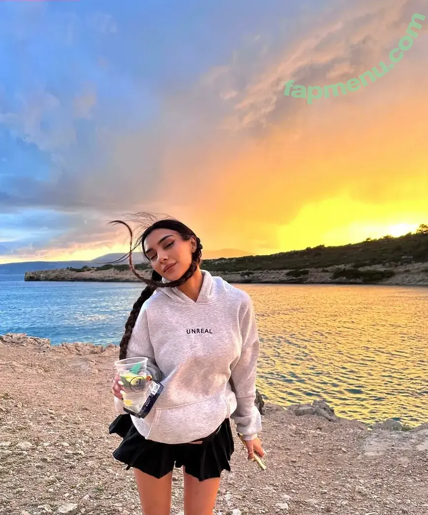 Kübra Miranda Çamlıbel nude photo #0050 (mirandaorlayn)