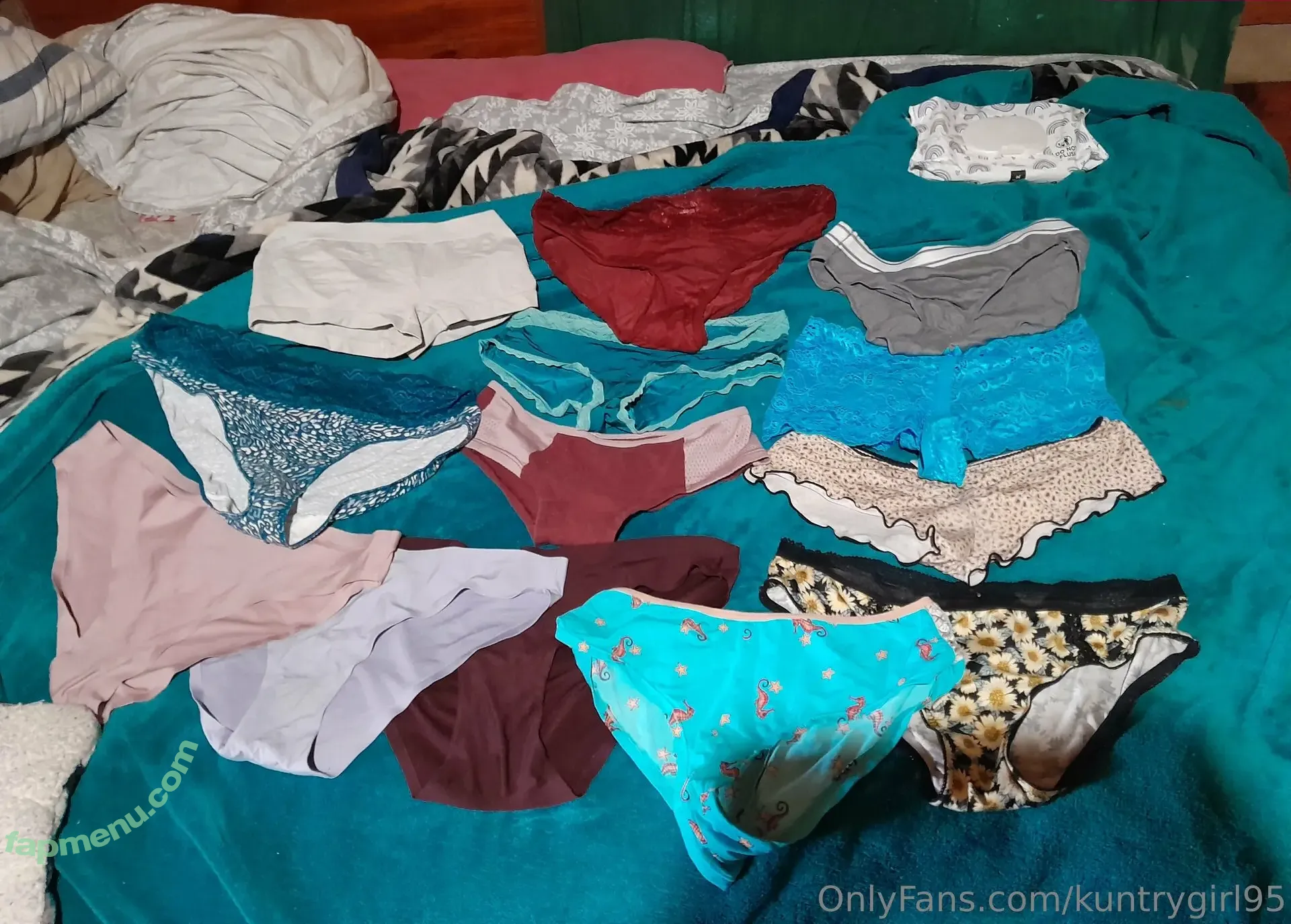 kuntrygirl95 nude photo #0016 (hangrygirl_ri)