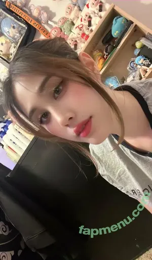 Kura Onee-san / kurasushi_usa / lewdgami nude photo #1436