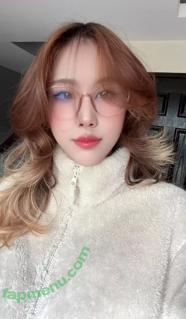 Kura Onee-san nude photo #1095 (kurasushi_usa / lewdgami)