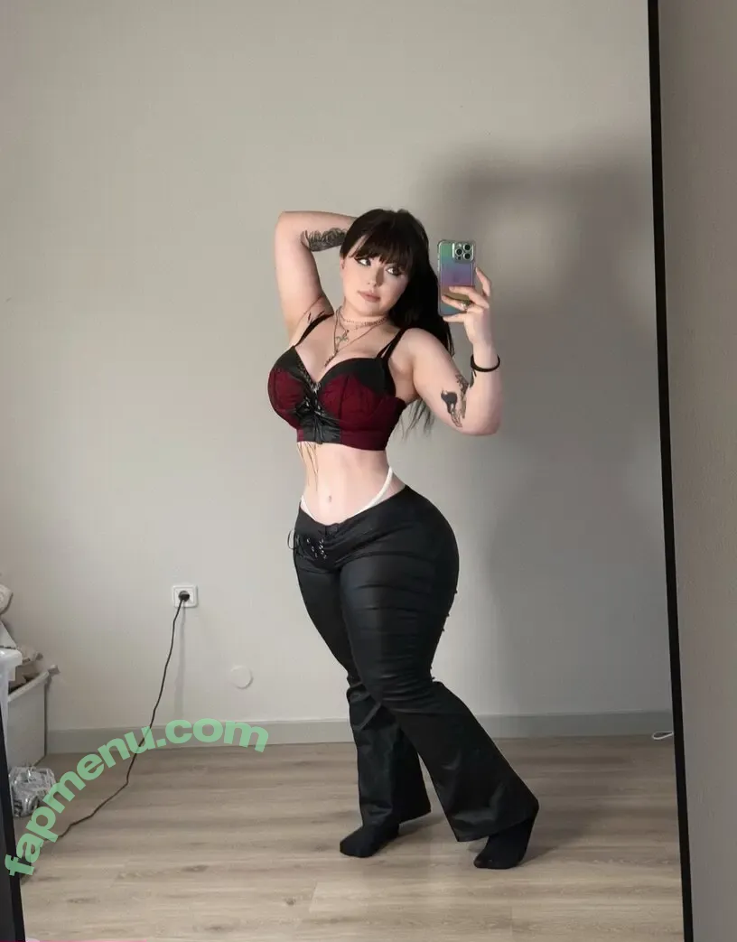 kuroishi nude photo #0001 (Kuro / Kuroitsune)