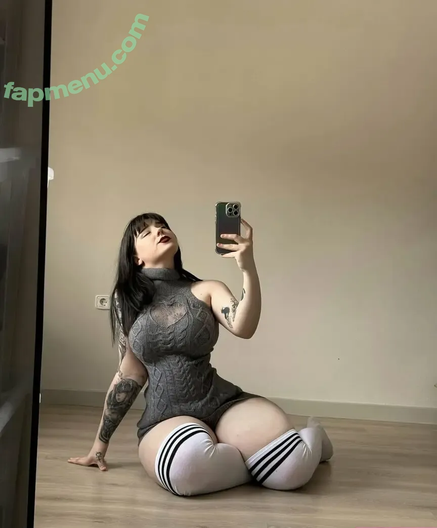 kuroishi nude photo #0009 (Kuro / Kuroitsune)