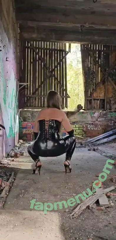 kuumat_puumat nude photo #0195 (kuumat_puumat)