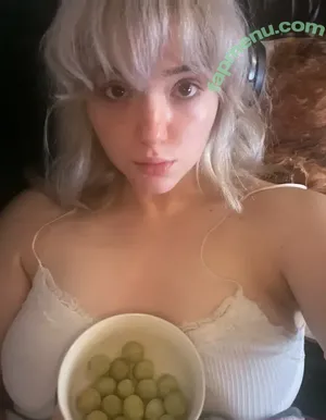 kvwviiju nude photo #0023