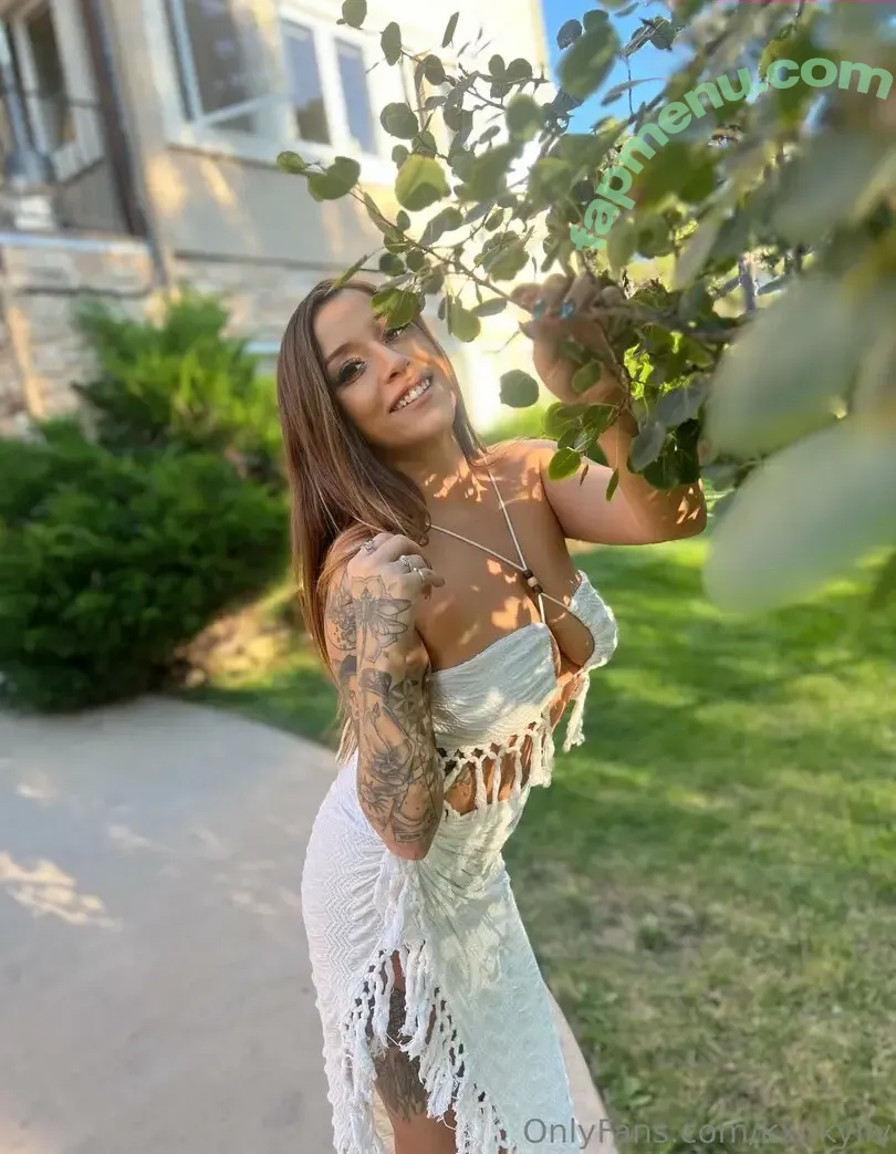 kxnkyliv nude photo #0075 (kxnkyliv)