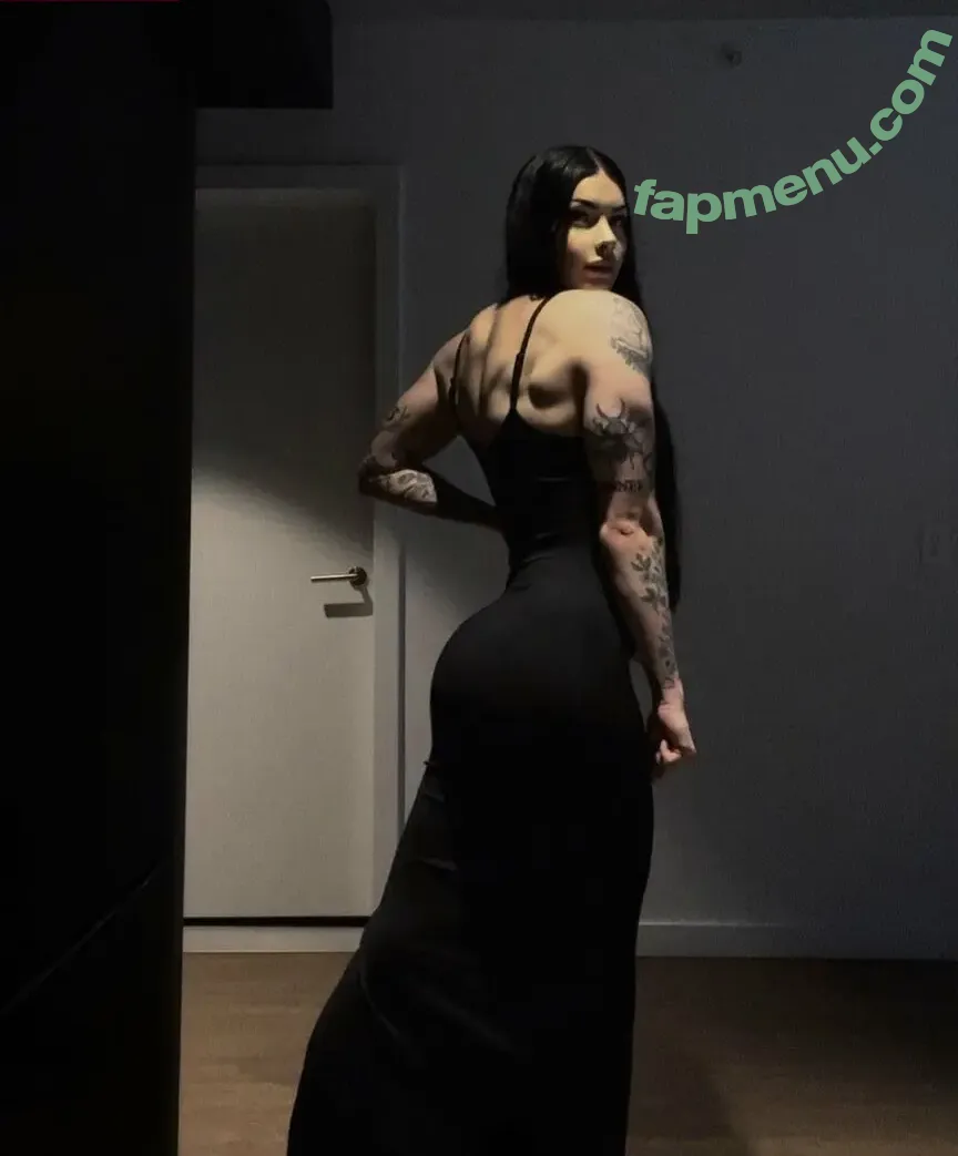 kxrlyxmxrie nude photo #0013 (kxrlyxmxrie)