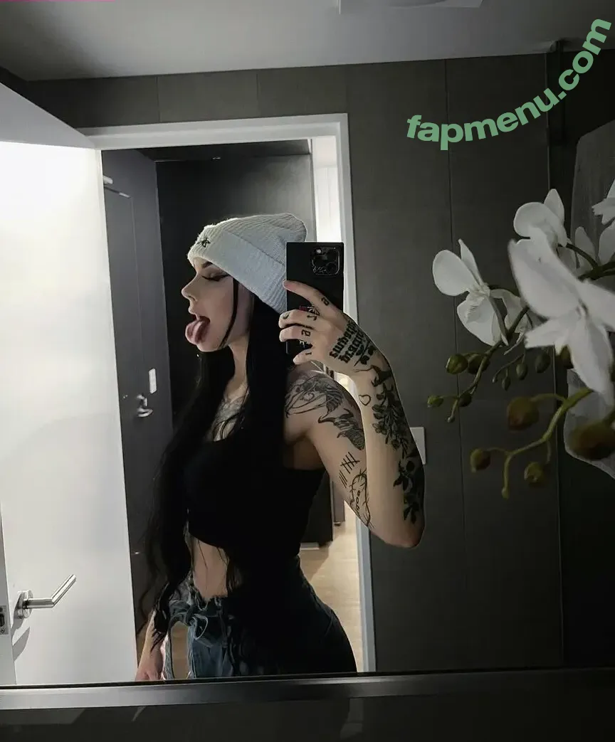 kxrlyxmxrie nude photo #0027 (kxrlyxmxrie)
