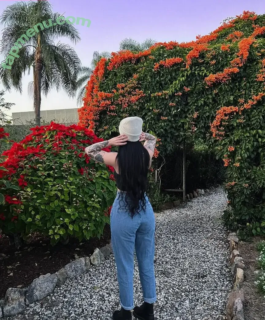 kxrlyxmxrie nude photo #0028 (kxrlyxmxrie)