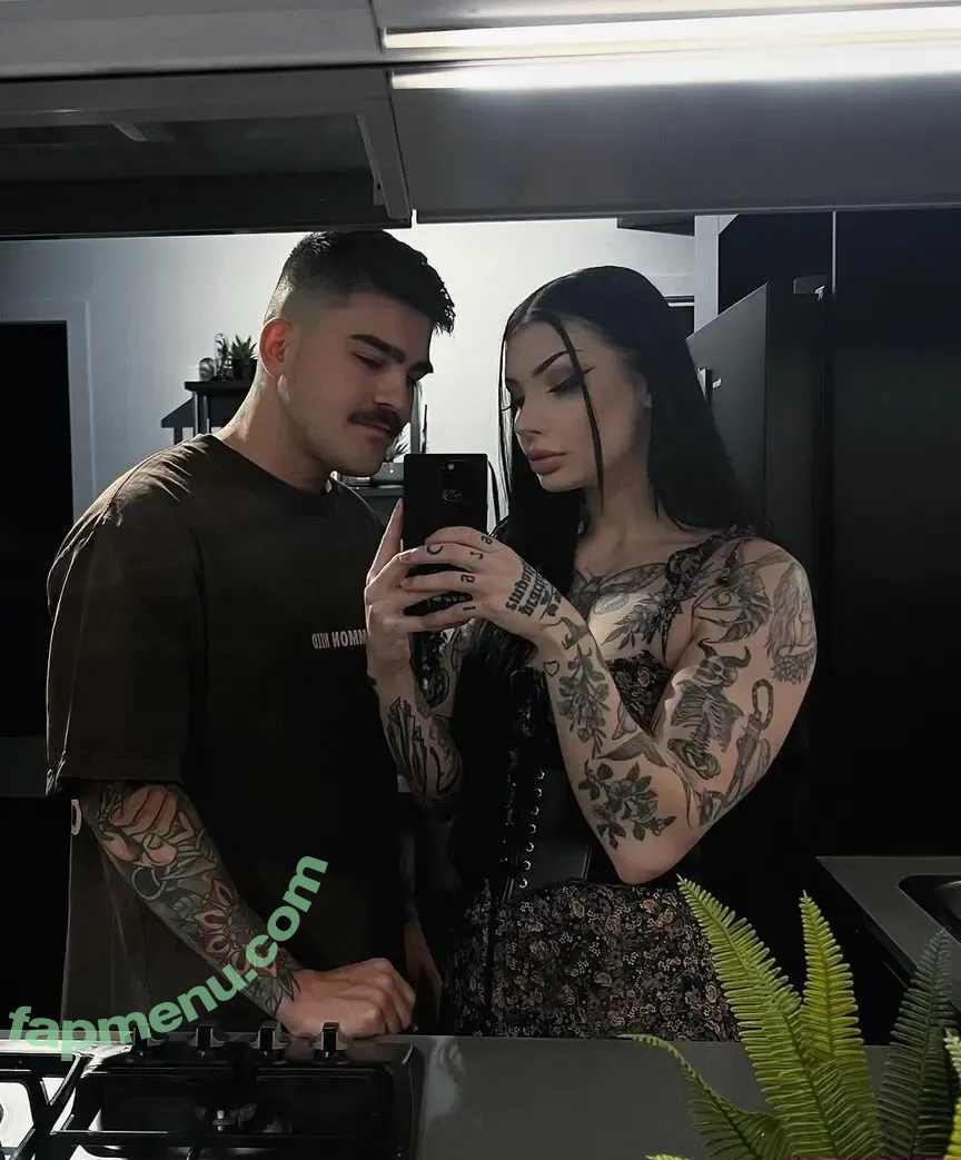 kxrlyxmxrie nude photo #0030 (kxrlyxmxrie)