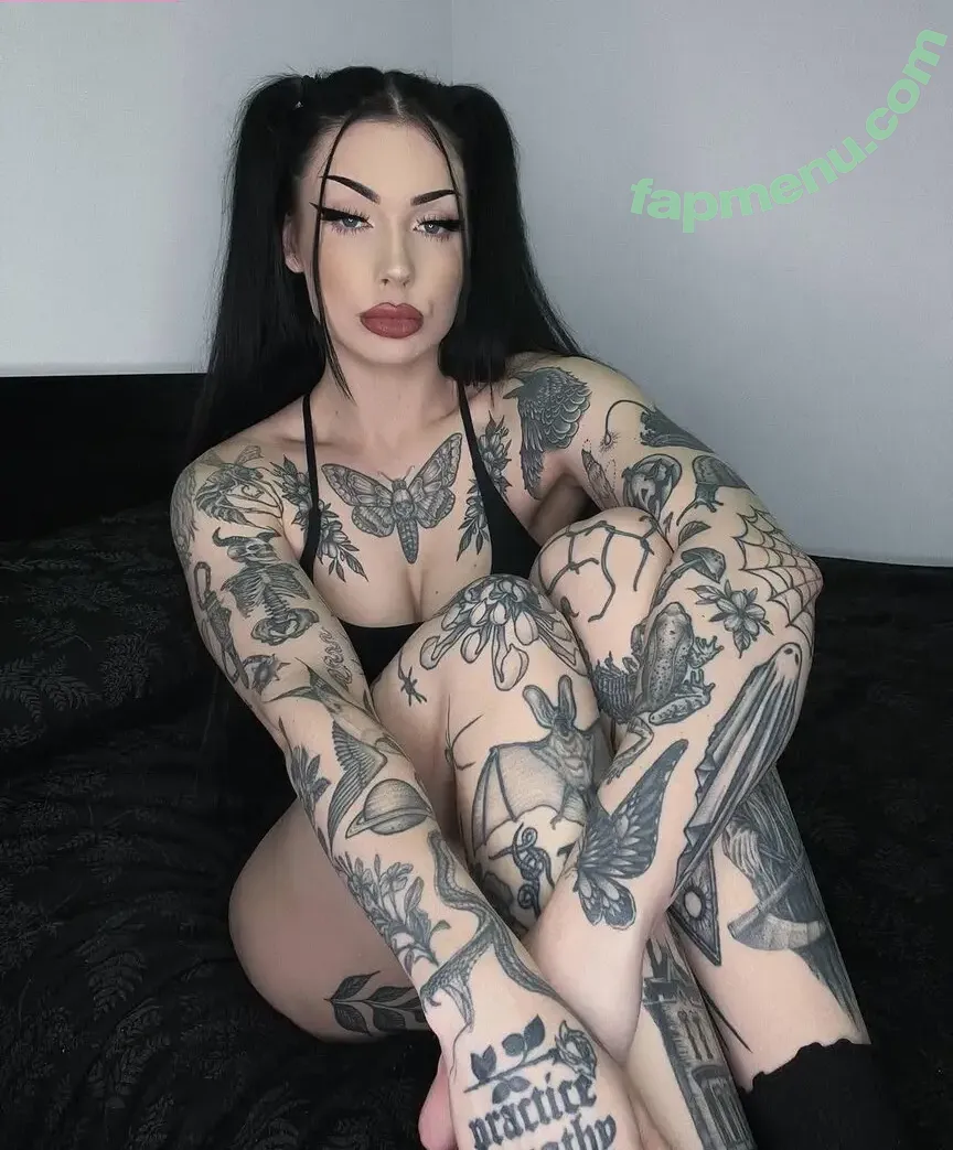 kxrlyxmxrie nude photo #0035 (kxrlyxmxrie)
