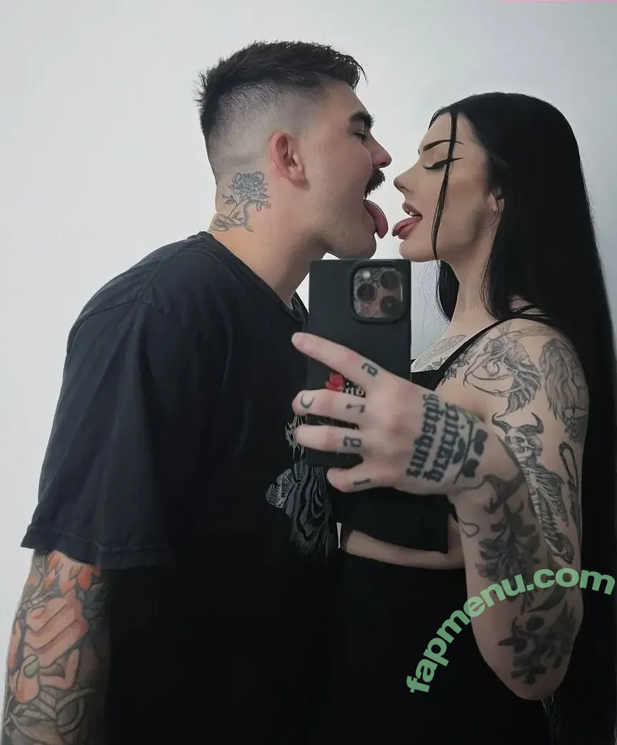 kxrlyxmxrie nude photo #0040 (kxrlyxmxrie)