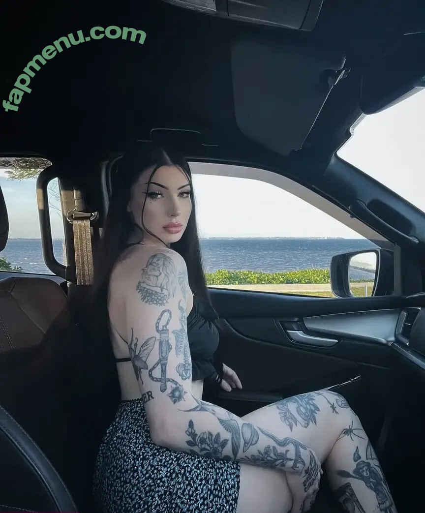 kxrlyxmxrie nude photo #0043 (kxrlyxmxrie)