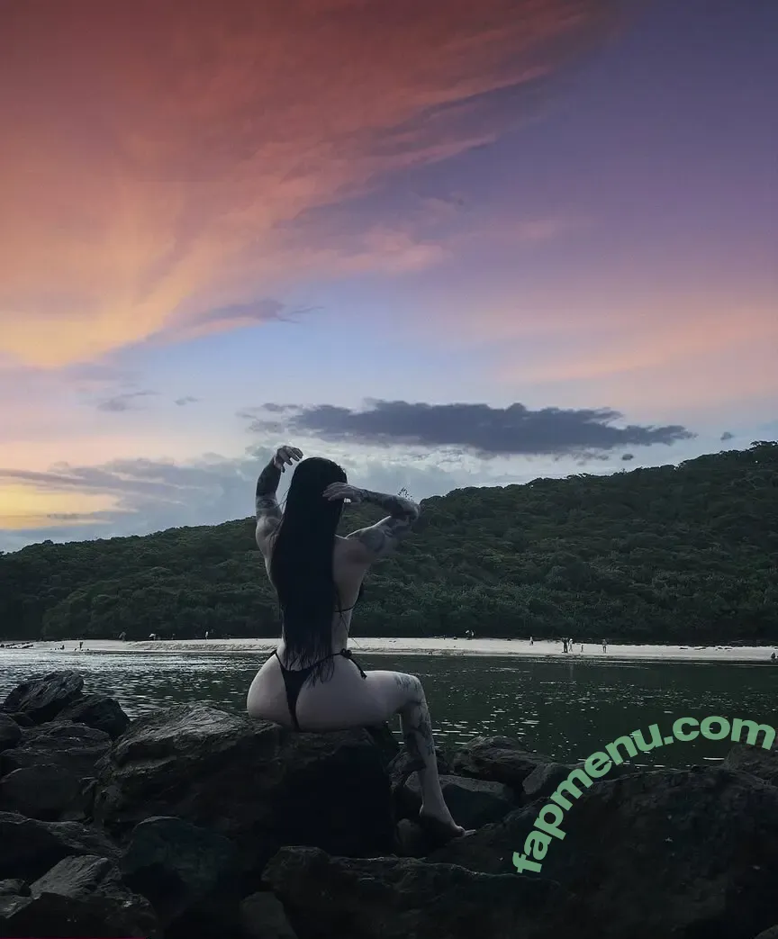 kxrlyxmxrie nude photo #0045 (kxrlyxmxrie)