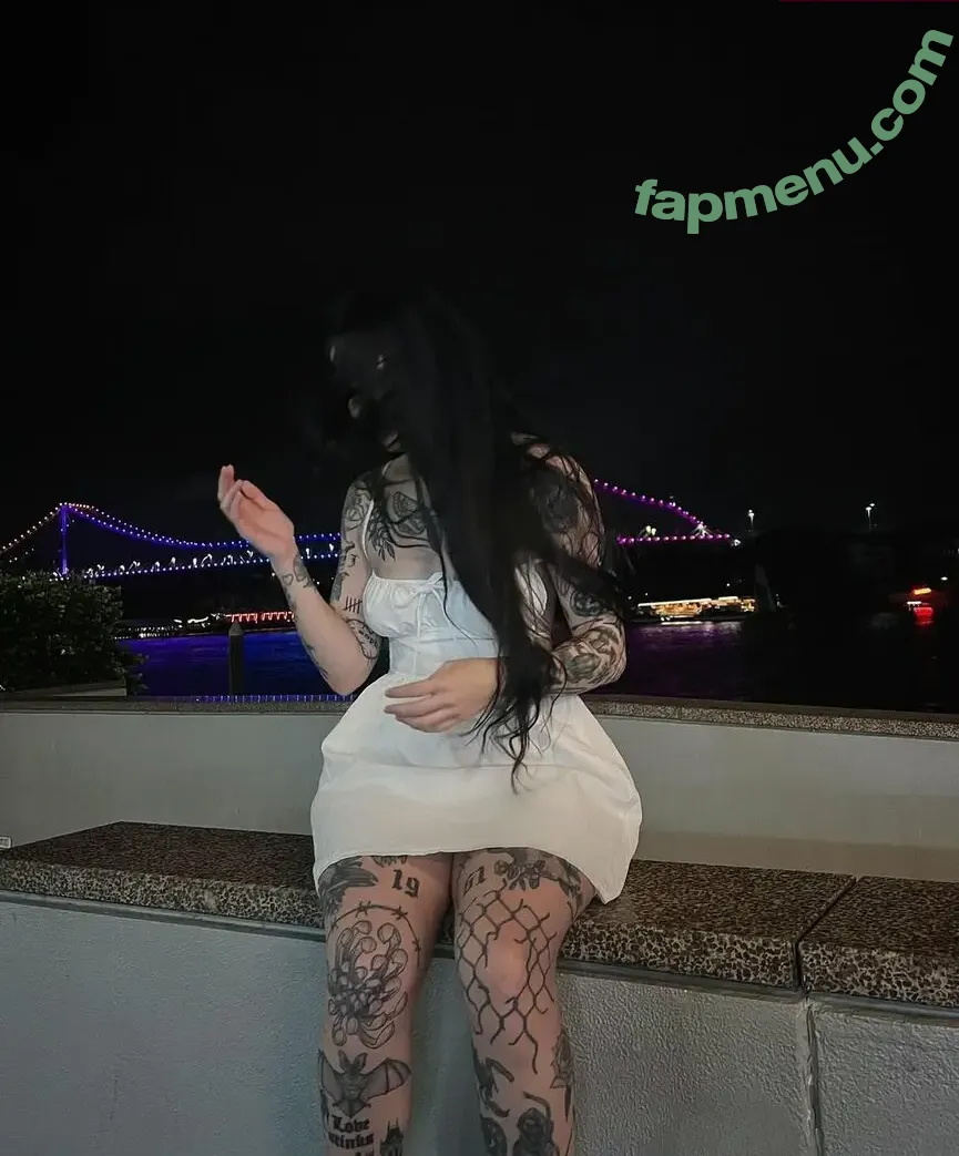 kxrlyxmxrie nude photo #0046 (kxrlyxmxrie)