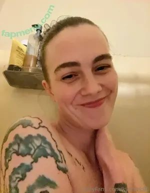  nude photo #0002