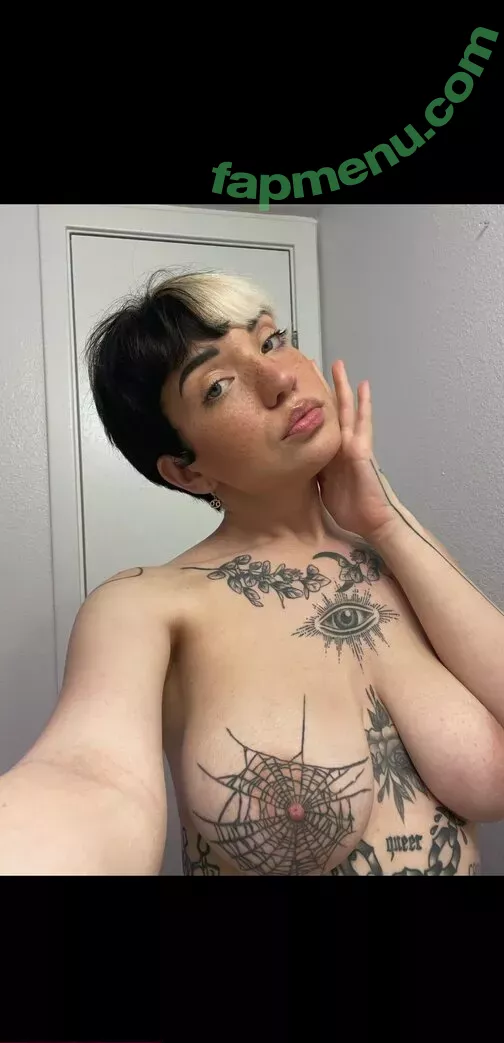 Kylebby nude photo #0004 (queencuck / queencuck_)