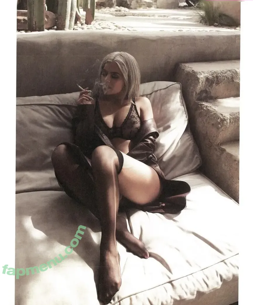 Kylie Jenner nude photo #1003 (KylieJenner / kyliejenner.2)