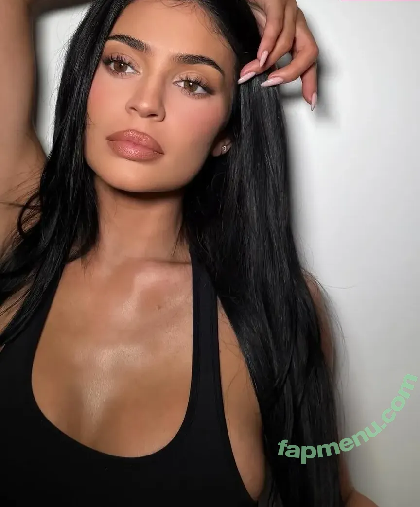 Kylie Jenner nude photo #1364 (KylieJenner / kyliejenner.2)