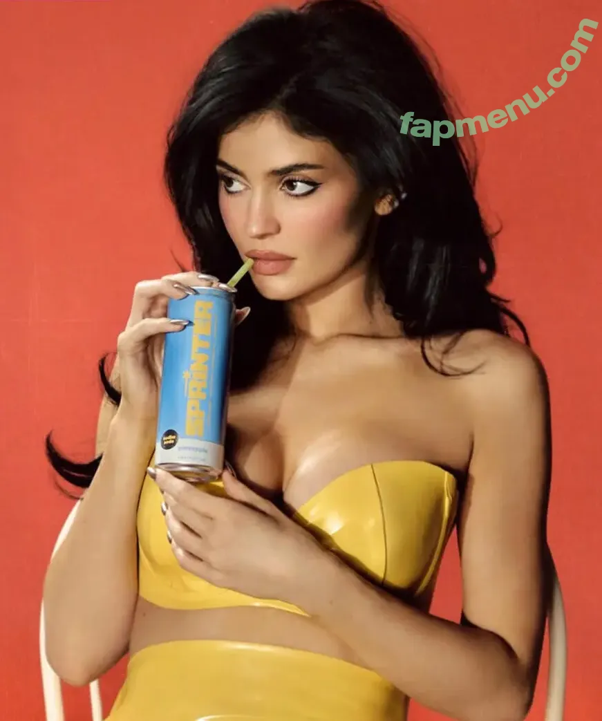 Kylie Jenner nude photo #1405 (KylieJenner / kyliejenner.2)