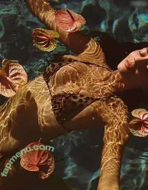 Kylie Jenner / kyliejenner / kyliejenner.2 nude photo #2529