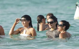 Kylie Jenner / kyliejenner / kyliejenner.2 nude photo #2719