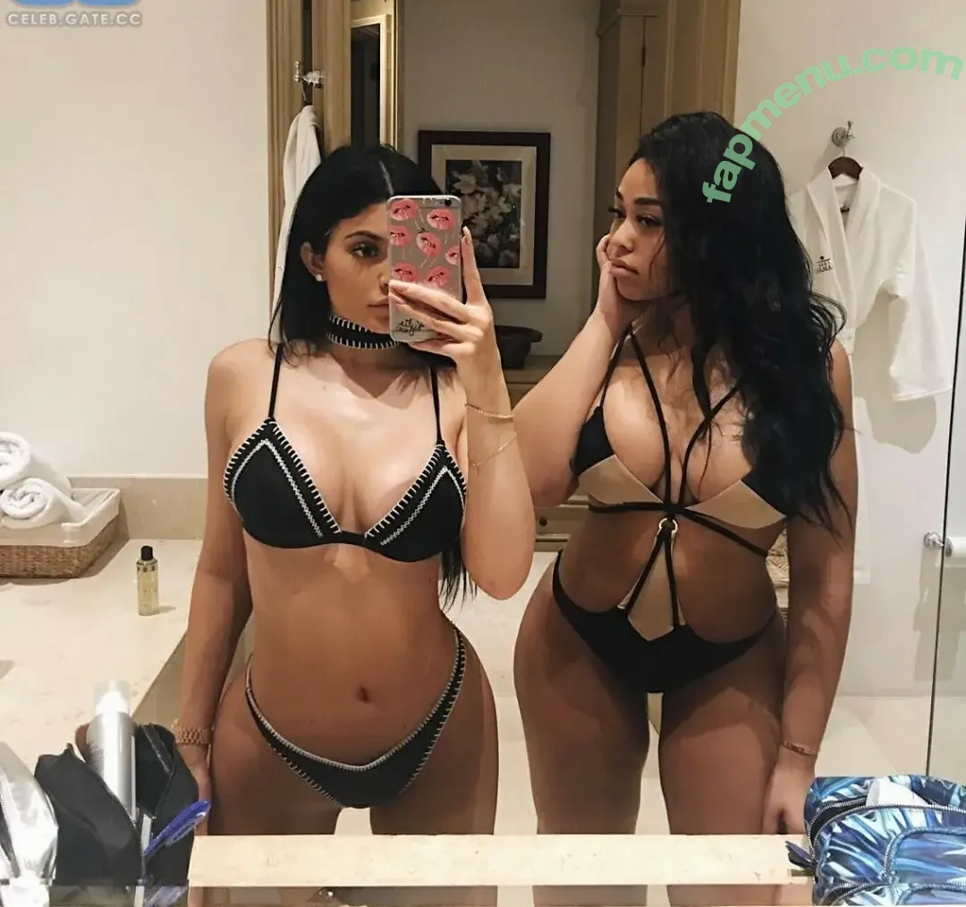 Kylie Jenner nude photo #2570 (kyliejenner / kyliejenner.2)