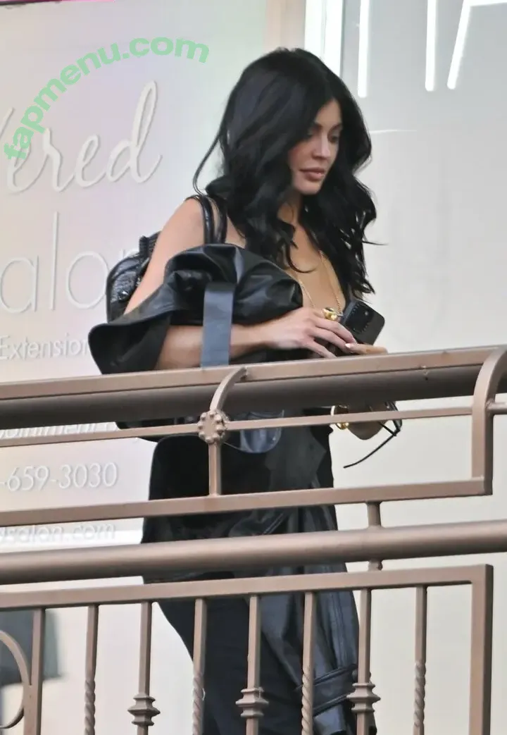 Kylie Jenner nude photo #2617 (kyliejenner / kyliejenner.2)