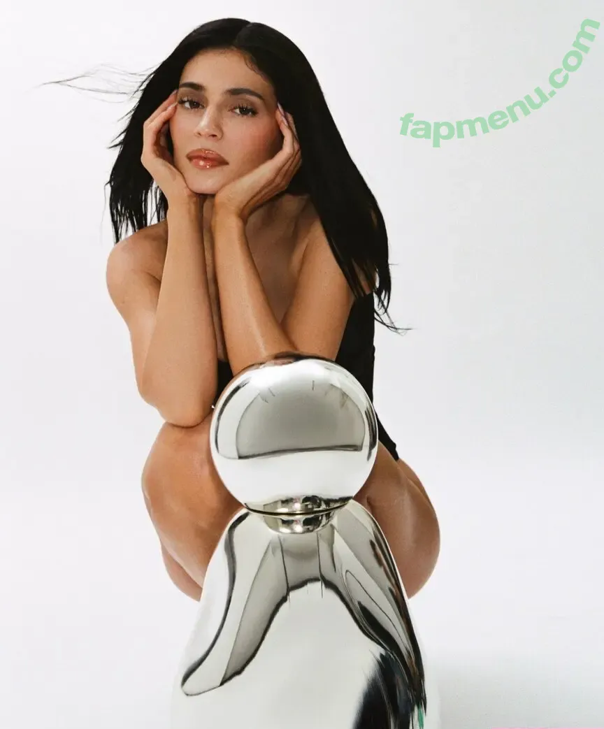 Kylie Jenner nude photo #2647 (kyliejenner / kyliejenner.2)