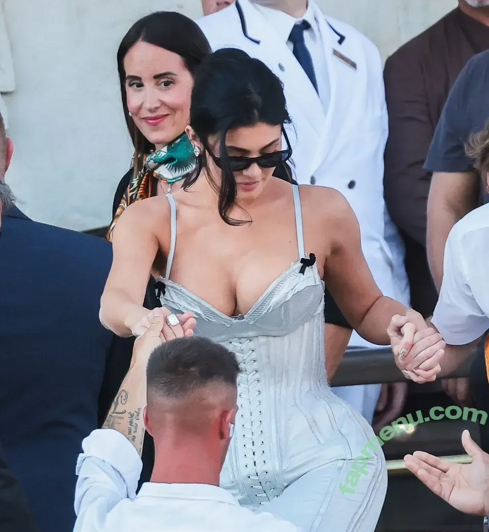 Kylie Jenner nude photo #2684 (kyliejenner / kyliejenner.2)