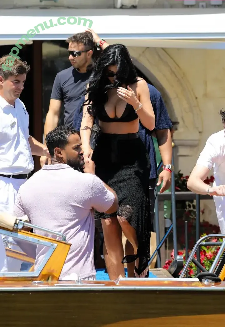 Kylie Jenner nude photo #2690 (kyliejenner / kyliejenner.2)