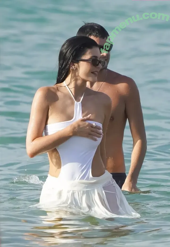 Kylie Jenner nude photo #2716 (kyliejenner / kyliejenner.2)
