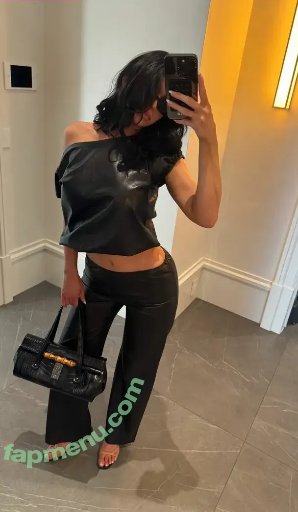 Kylie Jenner nude photo #2725 (kyliejenner / kyliejenner.2)