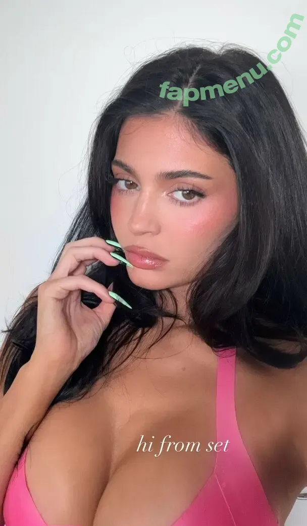 Kylie Jenner nude photo #2749 (kyliejenner / kyliejenner.2)