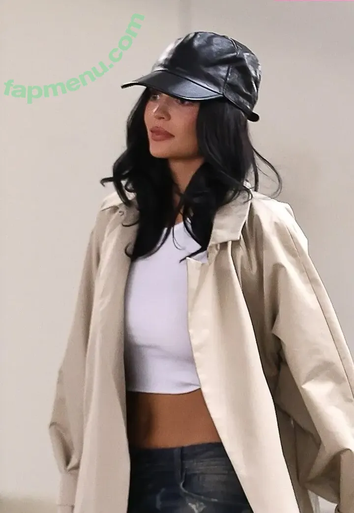 Kylie Jenner nude photo #2763 (kyliejenner / kyliejenner.2)