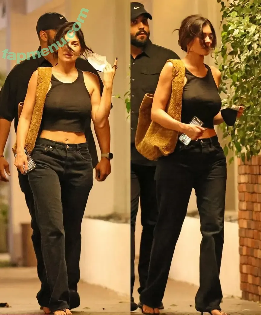 Kylie Jenner nude photo #2789 (kyliejenner / kyliejenner.2)