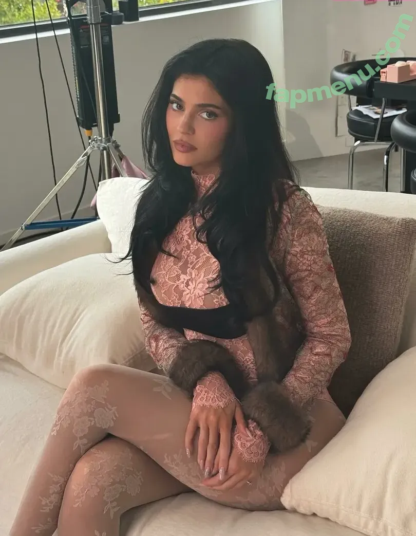 Kylie Jenner nude photo #2849 (KylieJenner / kyliejenner.2)