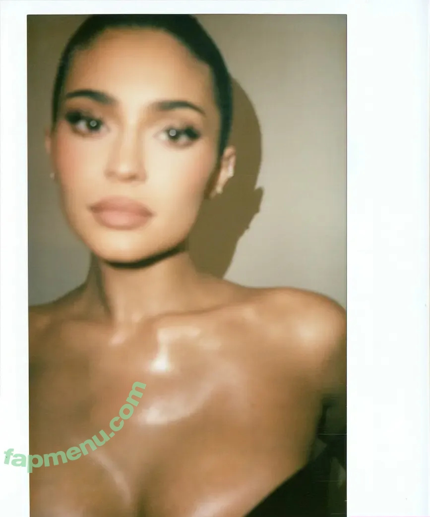 Kylie Jenner nude photo #2855 (KylieJenner / kyliejenner.2)