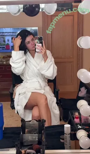 Kylie Jenner / KylieJenner / kyliejenner.2 nude photo #3029