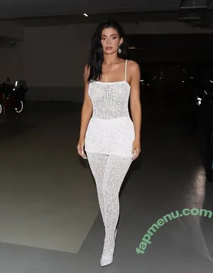 Kylie Jenner / KylieJenner / kyliejenner.2 nude photo #3090